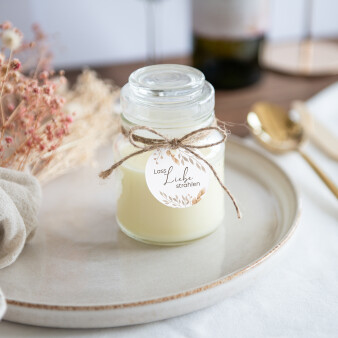 Duftkerze Vanille im Apothekerglas + Anhänger "Trockengras" Lass Liebe strahlen
