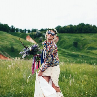 Hippie Hochzeit: Traumtag zwischen Peace, Love und bunten Blumen