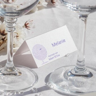Tischkarte Hochzeit Herzbaum lila inkl. Namensdruck
