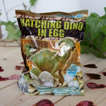 Gastgeschenk für Kinder schlüpfender Dino